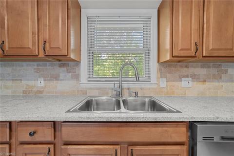 1710 Windsor Dr, High Point, NC 27262 photo 13