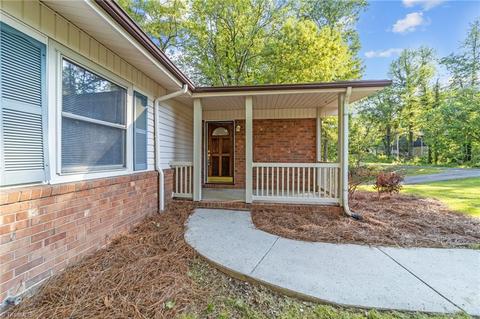 1710 Windsor Dr, High Point, NC 27262 photo 9