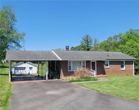 117 Sunset Dr, King, NC 27021 photo 2