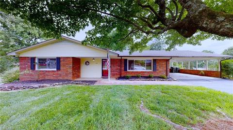 714 Harrington St, Thomasville, NC 27360