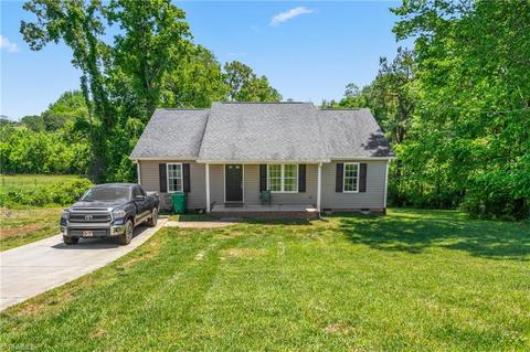 3468 Circle Ct, Trinity, NC 27370 photo 1