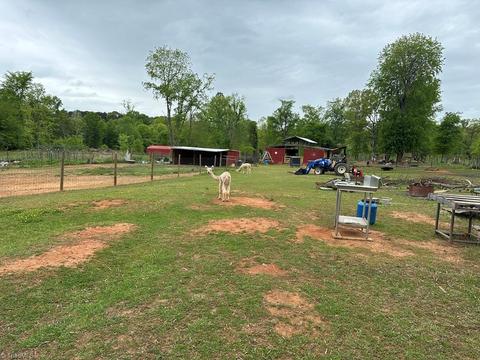 150 Leffew Dr, Eden, NC 27288 photo 15