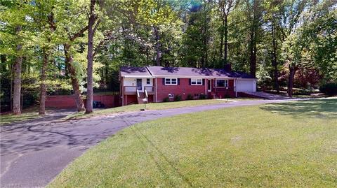 256 Hylton St, Mount Airy, NC 27030