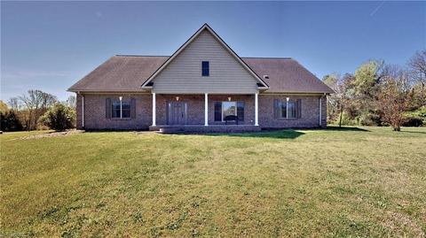 2611 Kivett Dr, Greensboro, NC 27407