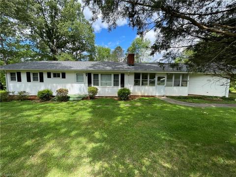 2445 Cornatzer Rd, Advance, NC 27006