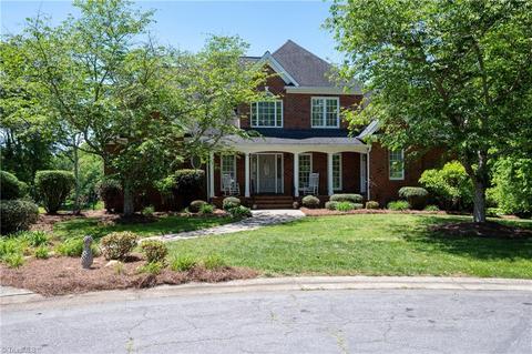 125 Woodlands Ct, Advance, NC 27006