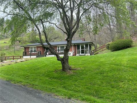 292 Welch Rd, Lansing, NC 28643