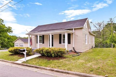 741 Davis St, Eden, NC 27288 photo 2