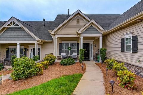 220 Hawks Nest Cir, Clemmons, NC 27012