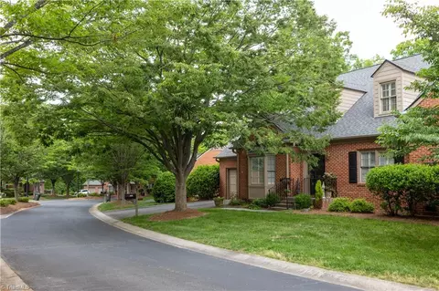 102 Quail Ridge Ct, Lexington, NC 27292