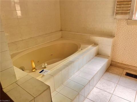 658 Jonathan Dr, Lowgap, NC 27024 photo 20