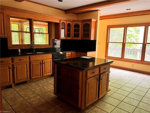 658 Jonathan Dr, Lowgap, NC 27024 photo 10