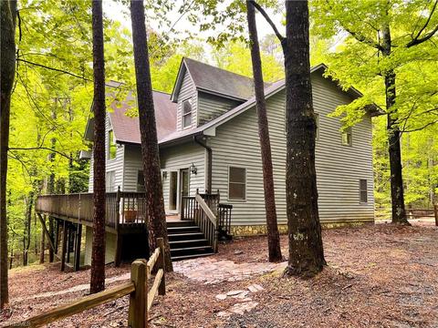 658 Jonathan Dr, Lowgap, NC 27024 photo 2
