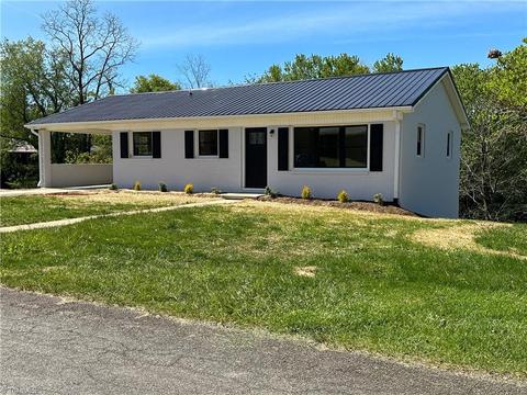 83 James St, Sparta, NC 28675