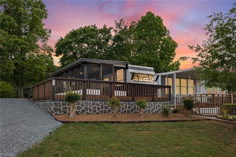 102 Hickory Cir, New London, NC 28127