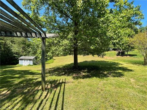 140 Maple Ridge Dr, King, NC 27021 photo 2