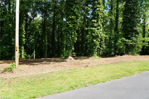 01 Martin St, Walkertown, NC 27051