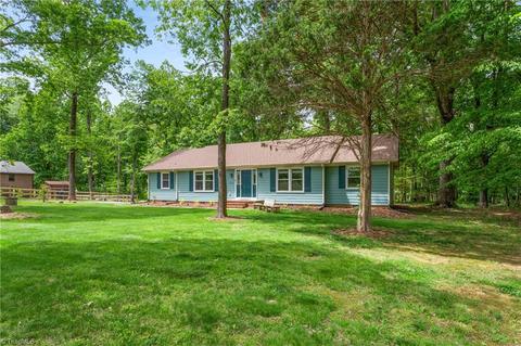1409 Talbot Rd, Pleasant Garden, NC 27313