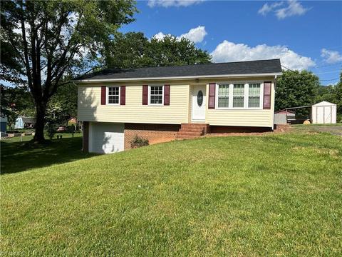 183 Holly Ave, Mount Airy, NC 27030