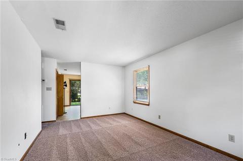 437 James Ct, High Point, NC 27265 photo 4