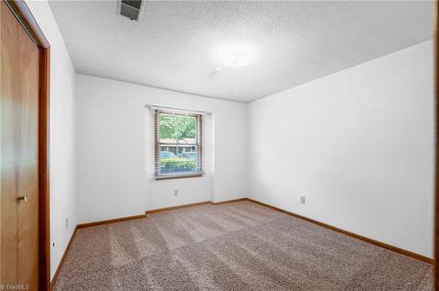 437 James Ct, High Point, NC 27265 photo 10
