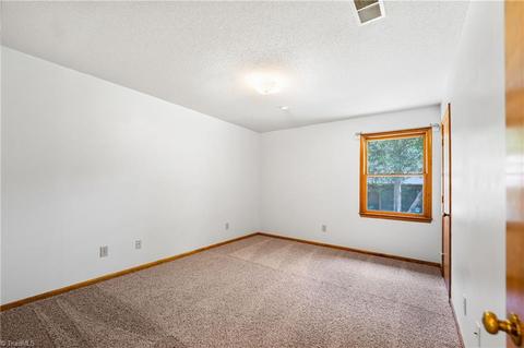 437 James Ct, High Point, NC 27265 photo 9