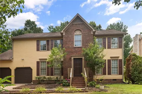 2211 Branderwood Dr, Greensboro, NC 27407