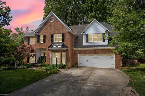 2903 Dray Ct, Jamestown, NC 27282