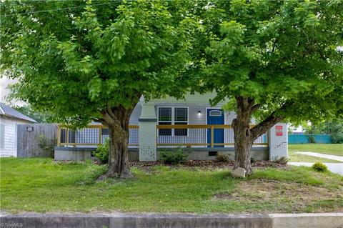 107 Winston St, Thomasville, NC 27360