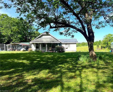 157 N Cricket Dr, North Wilkesboro, NC 28659