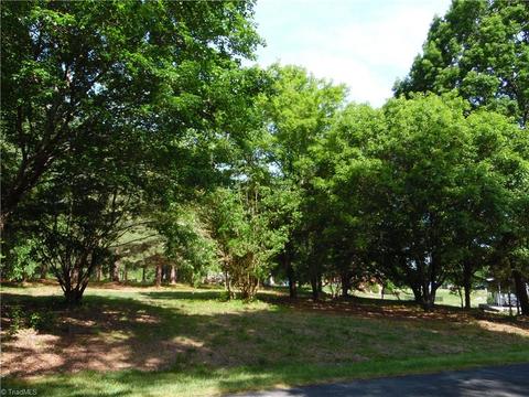 120 Comanche Trl, Lexington, NC 27295