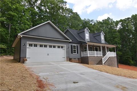 333 Liberty Hylls Ln, Thomasville, NC 27360