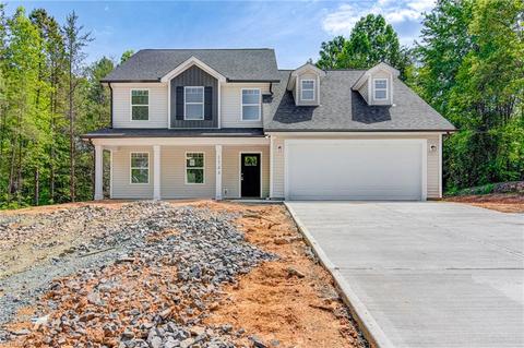 1544 S Peace Haven Rd, Clemmons, NC 27012