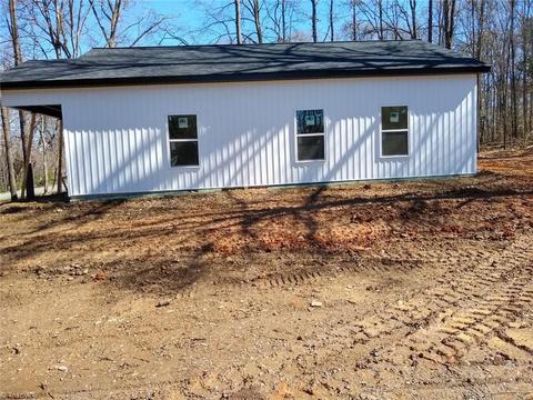1108 E Stadium Dr, Eden, NC 27288 photo 2