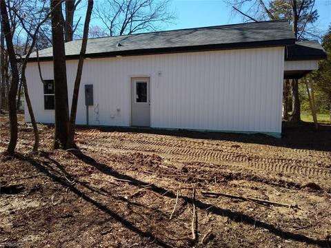 1108 E Stadium Dr, Eden, NC 27288 photo 4