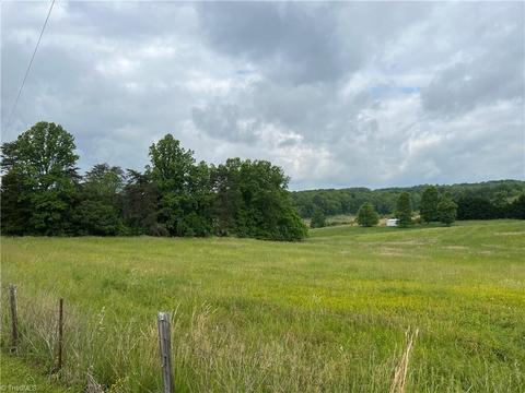 164 Yadkin Farm Ln, Mount Airy, NC 27030