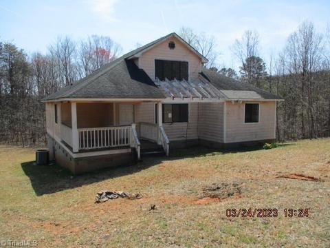 381 Galloway Ridge Trl, Pilot Mountain, NC 27041