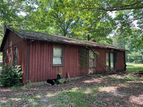 451 Robert Hargrave Rd, Lexington, NC 27292