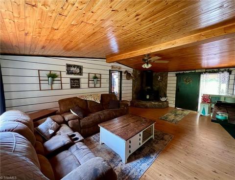 1060 Burch Tree Rd, King, NC 27021 photo 5