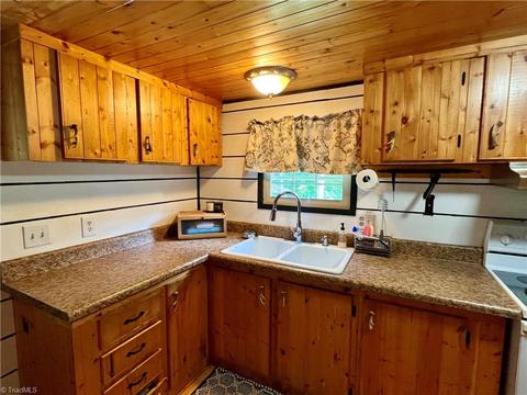 1060 Burch Tree Rd, King, NC 27021 photo 10