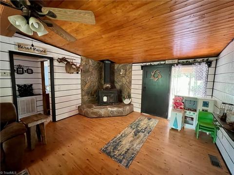 1060 Burch Tree Rd, King, NC 27021 photo 7