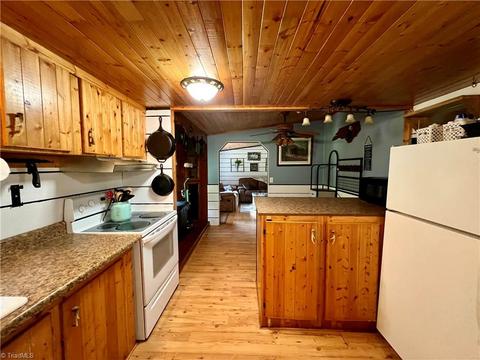 1060 Burch Tree Rd, King, NC 27021 photo 8