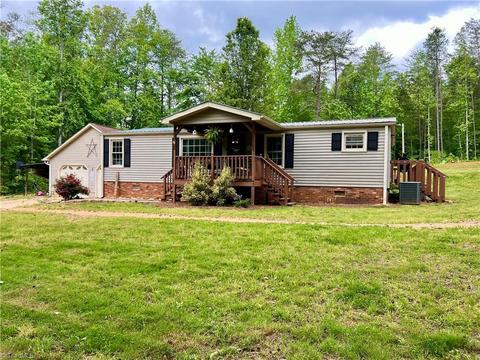 1060 Burch Tree Rd, King, NC 27021 photo 2