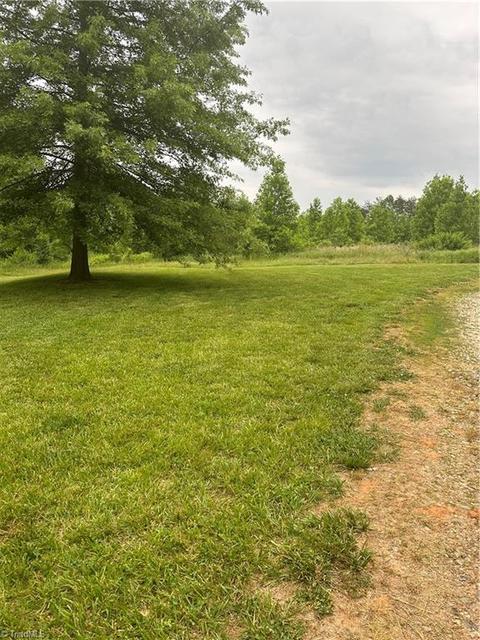 18 September Lane, Mount Airy, NC 27030