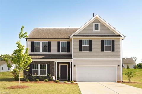 3206 Derby Cir, High Point, NC 27265 photo 1