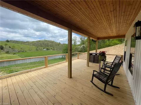 878 Ballou Farm Rd, Crumpler, NC 28617