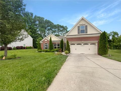 2677 Lamplight Cir, High Point, NC 27265