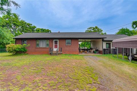 2865 Alvarado St, Winston Salem, NC 27101