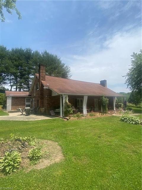7426 Pine St W, Lowgap, NC 27024