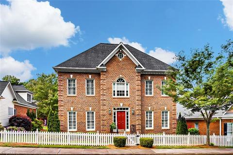 11 Thimbleberry Sq, Greensboro, NC 27455